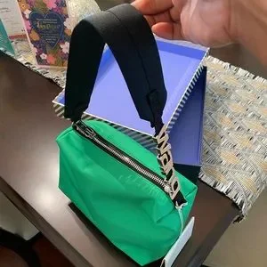 Alexander Wang サテンポーチ　ブルー Alexander Wang サテンポーチ ブルー - メルカリ